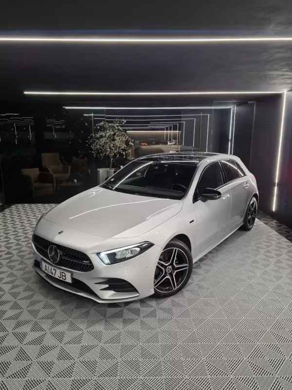 Mercedes-Benz A 250e AMG Line 2021 Híbrido Plug-In