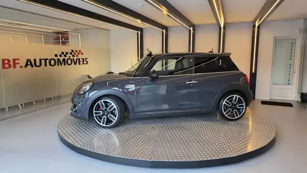 MINI Cooper 2019 - 24900 EUR, 114062 km - AUTO.MOTO.pt - 114062km - foto 14 de 61