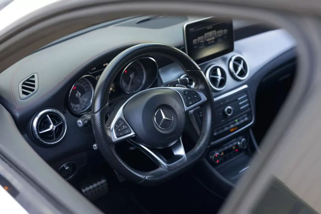 Mercedes-Benz CLA 220 2015 - 18900 EUR, 210888 km - 210888km - foto 9 de 16