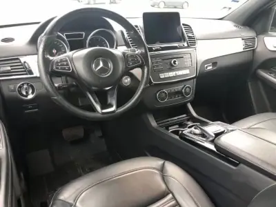 Mercedes-Benz GLE 400 2018 - 53990 EUR, 130000 km - AUTO.MOTO.pt - 130000km - foto 6 de 11