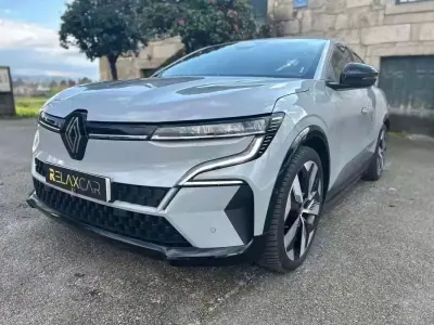 Renault Mégane E-Tech 2022 - 24999 EUR, 101000 km - AUTO.MOTO.pt - 101000km - foto 2 de 35