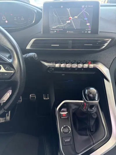 Peugeot 3008 2019 - 17990 EUR, 104352 km - AUTO.MOTO.pt - 104352km - foto 10 de 12