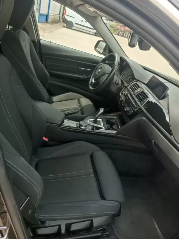 BMW 330e 2017 - 17950 EUR, 159000 km - AUTO.MOTO.pt - 159000km - foto 9 de 14