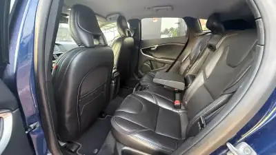 Volvo V40 Cross Country 2015 - 1 EUR, 185000 km - AUTO.MOTO.pt - 185000km - foto 14 de 26