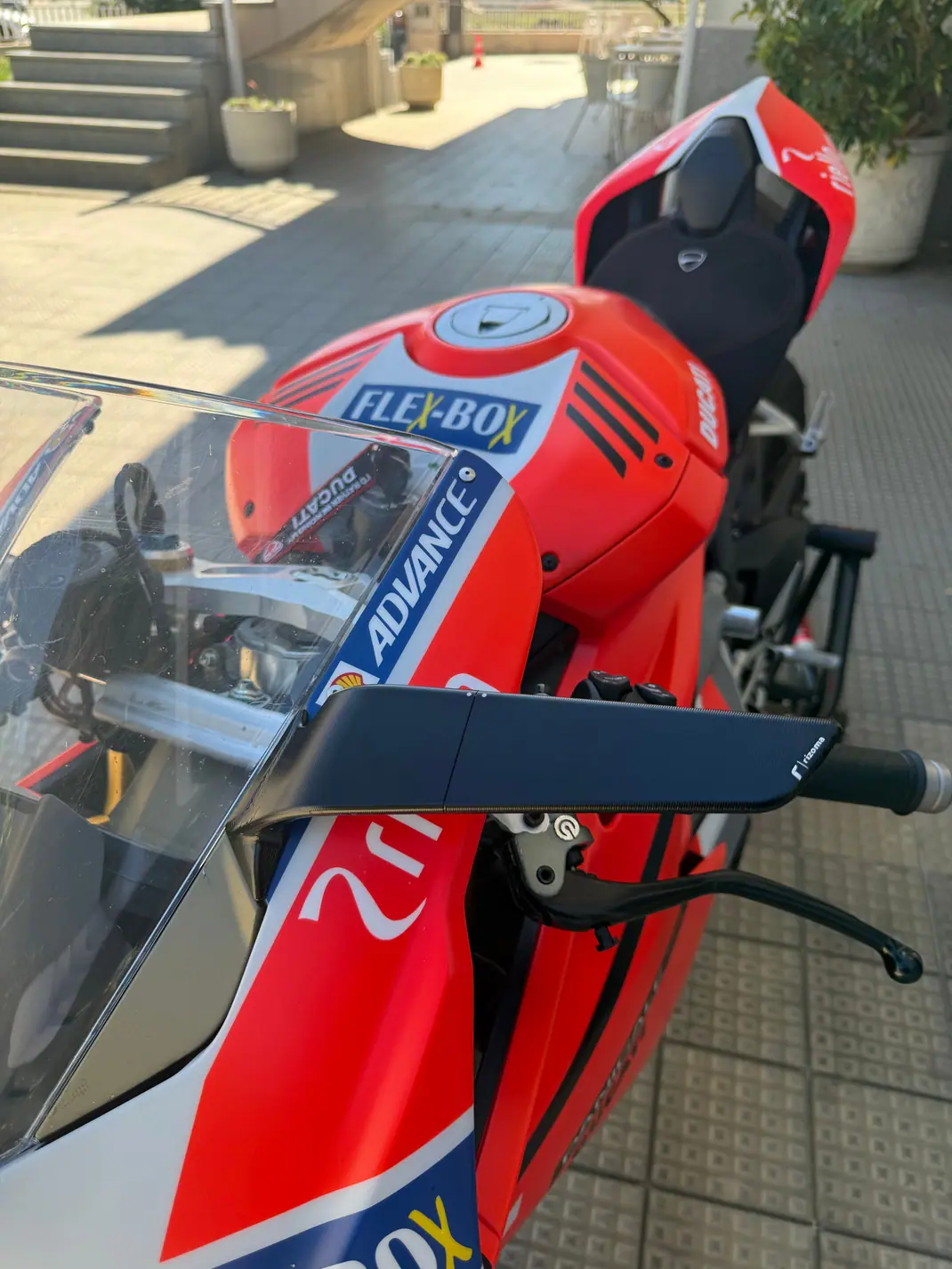 Ducati Panigale V4 S 2018 - 23000 EUR, 8300 km - 8300km - foto 6 de 7
