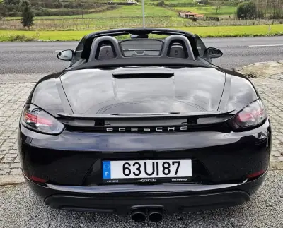 Porsche 718 Boxster 2016 - 64999 EUR, 26000 km - AUTO.MOTO.pt - 26000km - foto 18 de 27