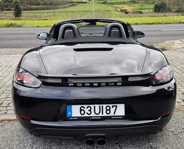 Porsche 718 Boxster 2016 - 64999 EUR, 26000 km - AUTO.MOTO.pt - 26000km - foto 18 de 27