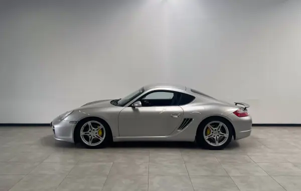 Porsche Cayman 2006 - 31900 EUR, 185000 km - AUTO.MOTO.pt - 185000km - foto 5 de 22