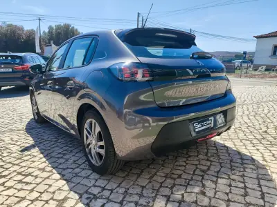 Peugeot 208 2022 - 14900 EUR, 28000 km - 28000km - foto 7 de 18