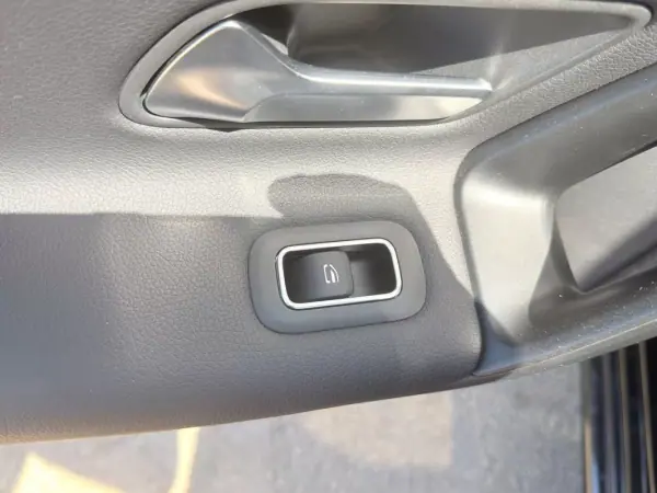 Mercedes-Benz CLA 250 2022 - 25200 EUR, 89514 km - AUTO.MOTO.pt - 89514km - foto 11 de 29