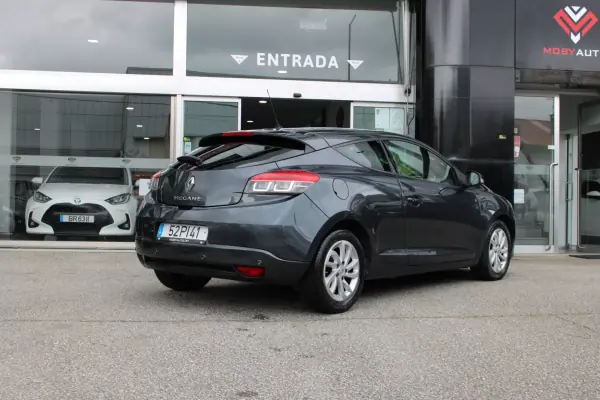 Renault Mégane Coupe 2014 - 9900 EUR, 202494 km - AUTO.MOTO.pt - 202494km - foto 7 de 23