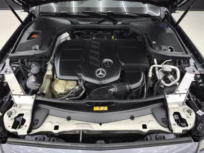 Mercedes-Benz E 220 2018 - 32950 EUR, 118099 km - AUTO.MOTO.pt - 118099km - foto 15 de 48