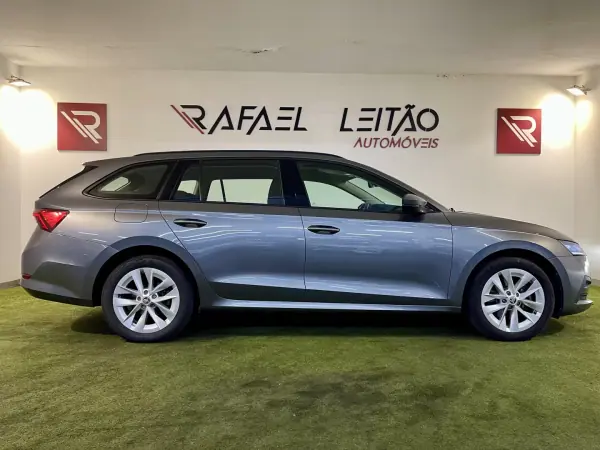 Skoda Octavia Break 2022 - 21500 EUR, 62000 km - AUTO.MOTO.pt - 62000km - foto 6 de 33
