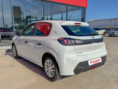 Peugeot 208 2020 - 12500 EUR, 135174 km - foto 4 de 8