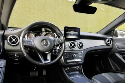 Mercedes-Benz CLA 200 2016 - 23500 EUR, 157000 km - AUTO.MOTO.pt - 157000km - foto 18 de 43