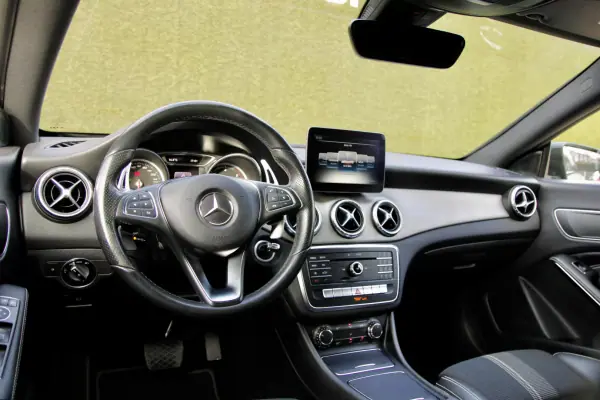Mercedes-Benz CLA 200 2016 - 23500 EUR, 157000 km - AUTO.MOTO.pt - 157000km - foto 18 de 43