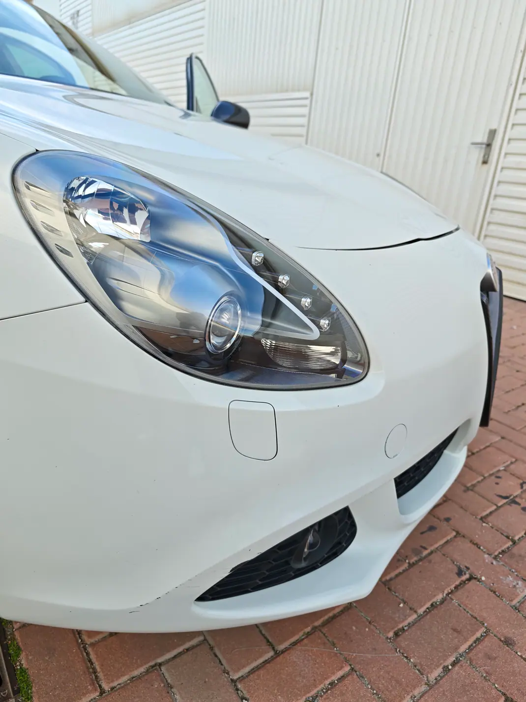 Alfa Romeo Giulietta 2011 - 8990 EUR, 212567 km - AUTO.MOTO.pt - 212567km - foto 11 de 13