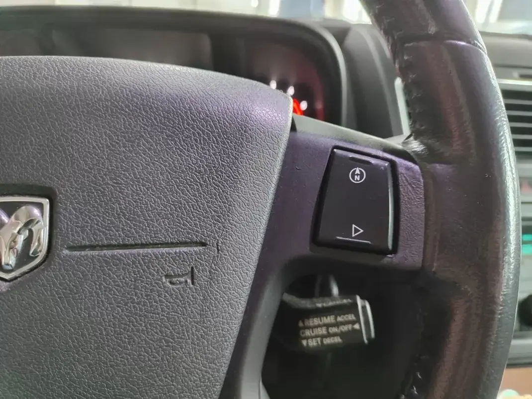 Dodge Journey 2010 - 11750 EUR, 113500 km - AUTO.MOTO.pt - 113500km - foto 29 de 36