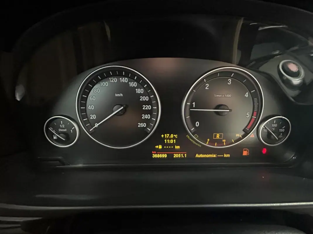 BMW 520 2011 - 10500 EUR, 368699 km - AUTO.MOTO.pt - 368699km - foto 11 de 23