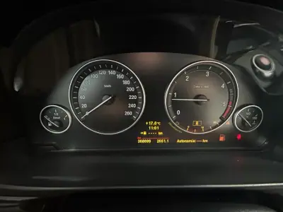 BMW 520 2011 - 10500 EUR, 368699 km - AUTO.MOTO.pt - 368699km - foto 11 de 23