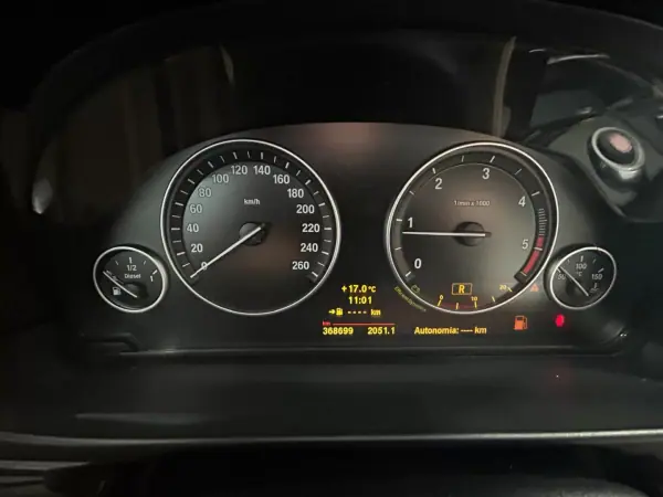 BMW 520 2011 - 10500 EUR, 368699 km - AUTO.MOTO.pt - 368699km - foto 11 de 23