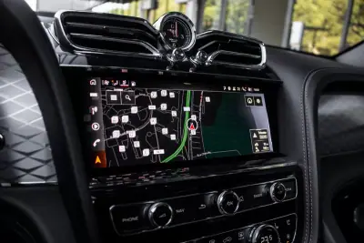 Bentley Bentayga 2022 - 230000 EUR, 70942 km - AUTO.MOTO.pt - 70942km - foto 48 de 57