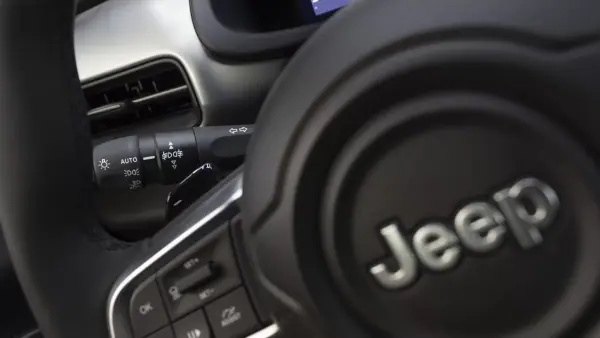 Jeep Avenger 2026 - 25750 EUR, 70 km - AUTO.MOTO.pt - 70km - foto 22 de 41