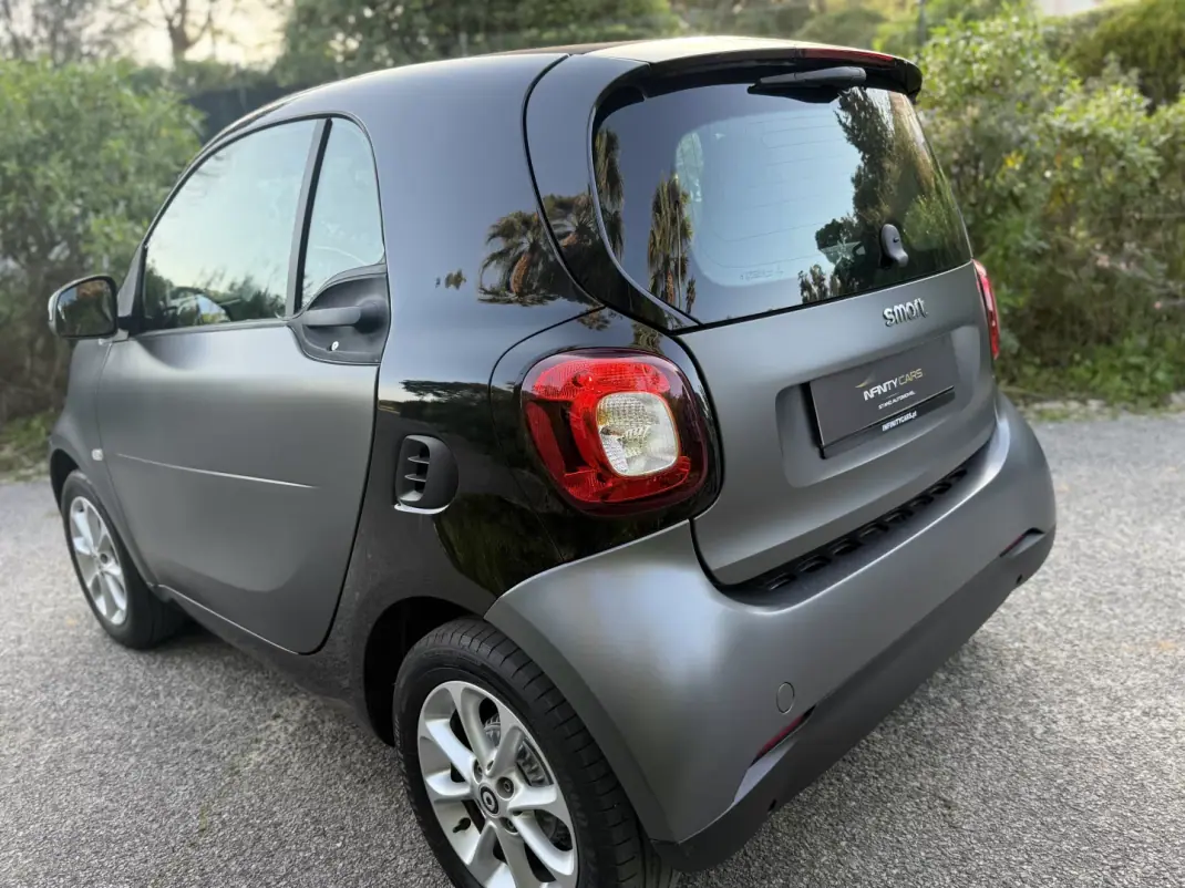 Smart Fortwo Cabrio 2018 - 10599 EUR, 120000 km - AUTO.MOTO.pt - 120000km - foto 6 de 11