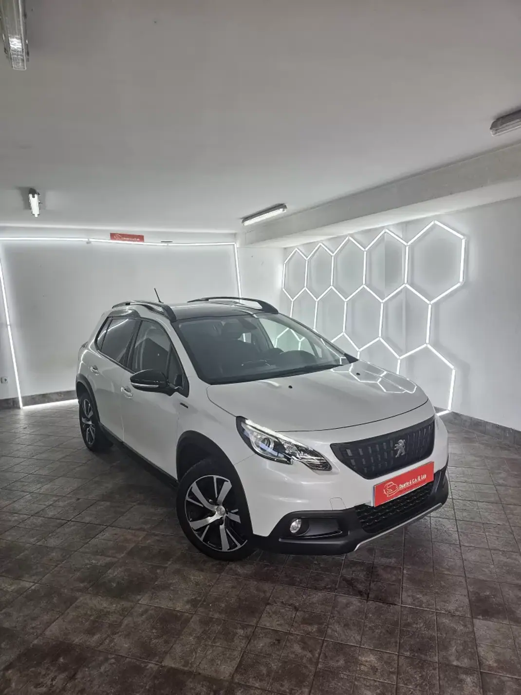 Peugeot 2008 2019 - 12850 EUR, 138694 km - AUTO.MOTO.pt - 138694km - foto 6 de 35