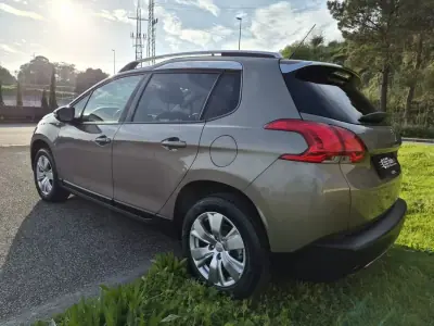Peugeot 2008 2015 - 8999 EUR, 70466 km - AUTO.MOTO.pt - 70466km - foto 4 de 16