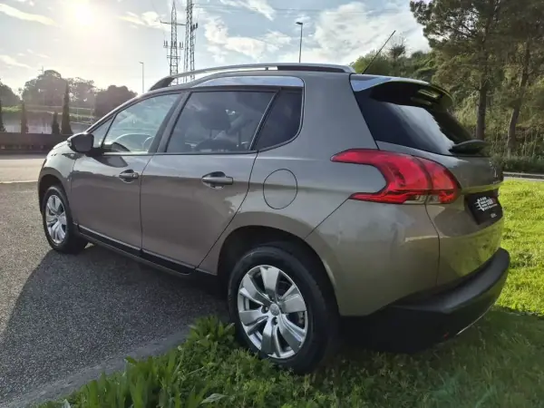 Peugeot 2008 2015 - 8999 EUR, 70466 km - AUTO.MOTO.pt - 70466km - foto 4 de 16