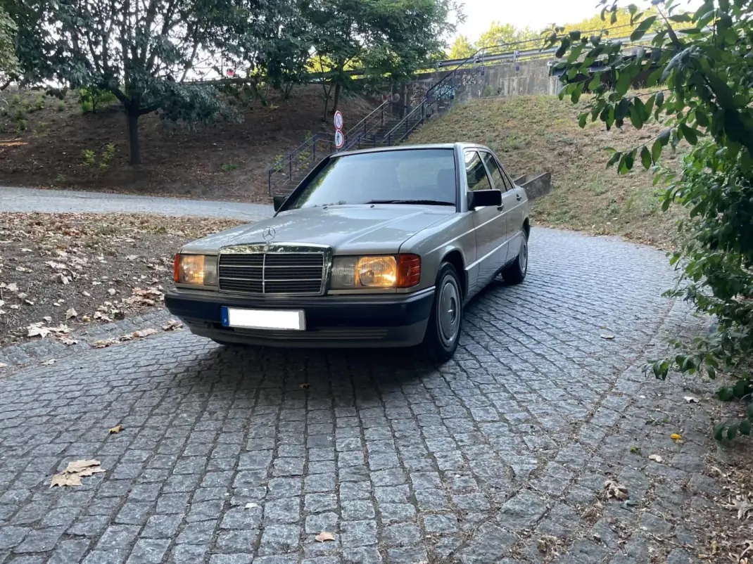 Mercedes-Benz 190 1993 - 14900 EUR, 41200 km - 41200km - foto 37 de 40