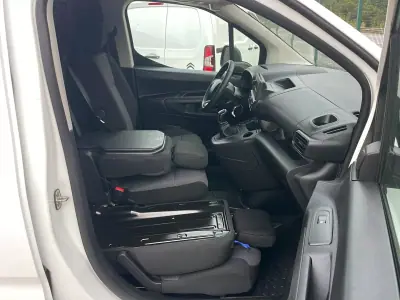 Citroën Berlingo 2020 - 10750 EUR, 156000 km - AUTO.MOTO.pt - 156000km - foto 19 de 32