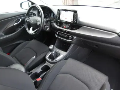Hyundai i30 2019 - 14990 EUR, 108000 km - 108000km - foto 24 de 42