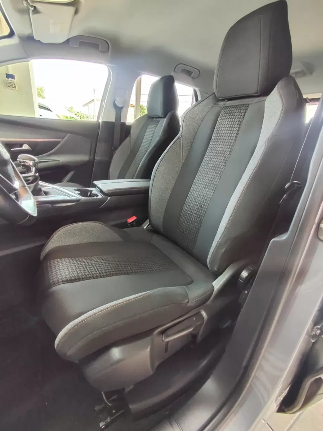 Peugeot 3008 2018 - 13950 EUR, 189000 km - 189000km - foto 23 de 36