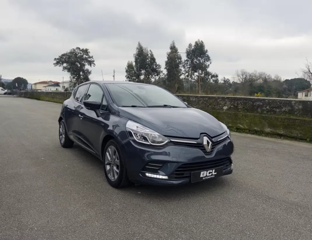 Renault Clio 2019 - 10990 EUR, 128000 km - AUTO.MOTO.pt - 128000km - foto 1 de 43
