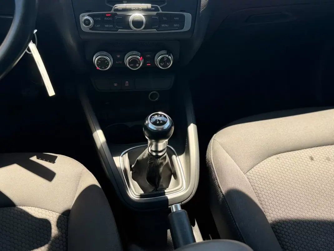 Audi A1 Sportback 2016 - 12990 EUR, 158353 km - AUTO.MOTO.pt - 158353km - foto 14 de 17