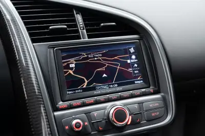 Audi R8 Coupé 2007 - 74950 EUR, 65000 km - AUTO.MOTO.pt - 65000km - foto 26 de 35