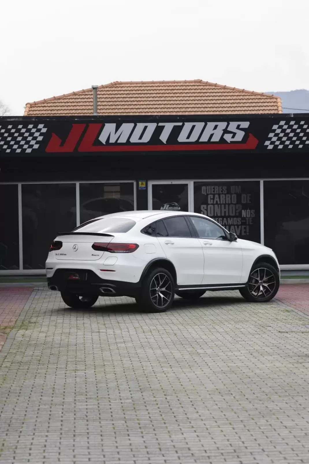 Mercedes-Benz GLC 300 2022 - 48900 EUR, 141780 km - AUTO.MOTO.pt - 141780km - foto 31 de 36