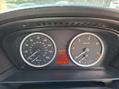 BMW 525 2004 - 5000 EUR, 293913 km - AUTO.MOTO.pt - 293913km - foto 25 de 26