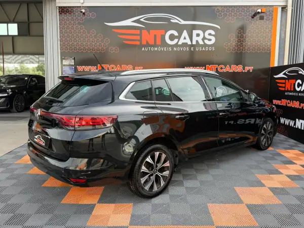 Renault Mégane Sport Tourer 2021 - 16900 EUR, 124269 km - AUTO.MOTO.pt - 124269km - foto 2 de 16