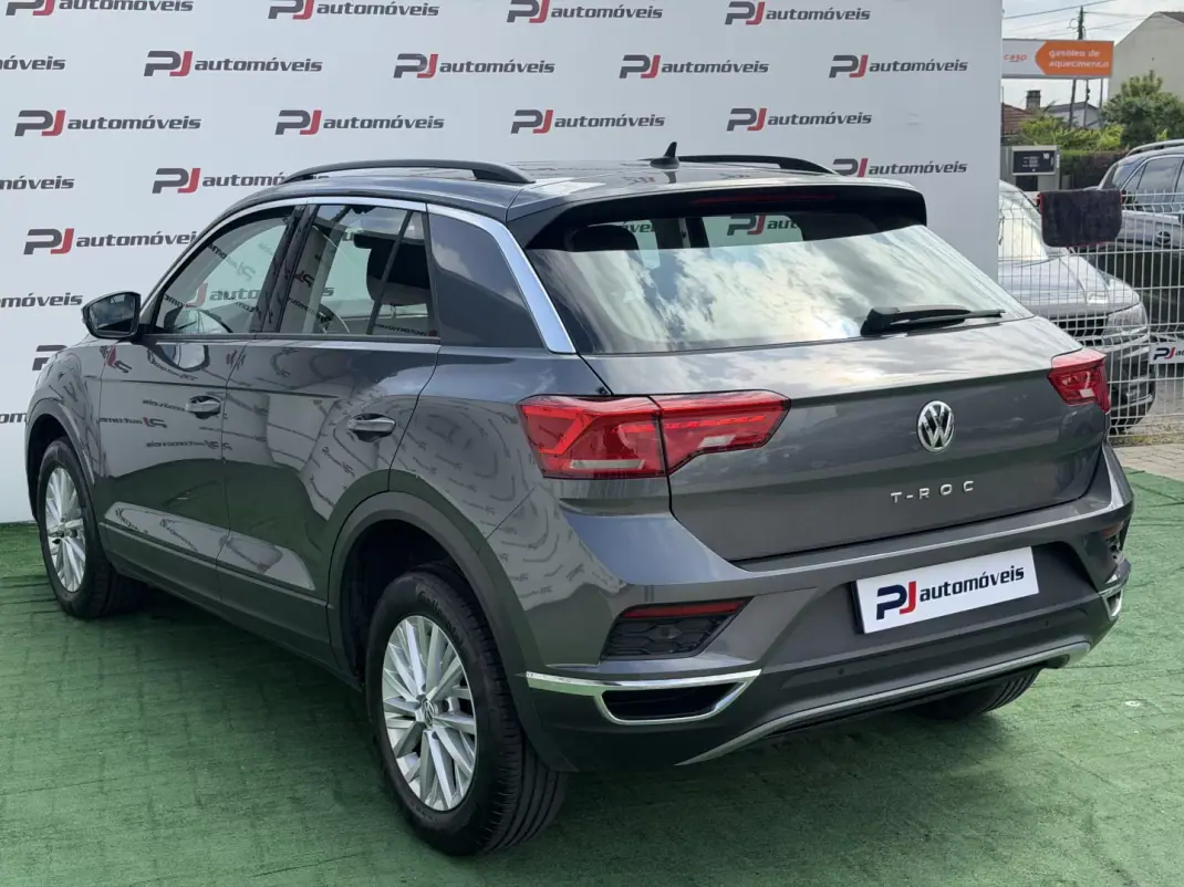 Volkswagen T-Roc 2020 - 19850 EUR, 142560 km - AUTO.MOTO.pt - 142560km - foto 8 de 20