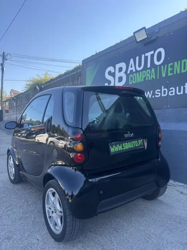 Smart ForTwo Coupé 2001 - 2500 EUR, 201000 km - AUTO.MOTO.pt - 201000km - foto 4 de 17