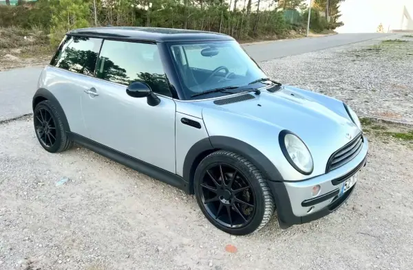 MINI One 2002 - 5499 EUR, 297000 km - AUTO.MOTO.pt - 297000km - foto 3 de 5