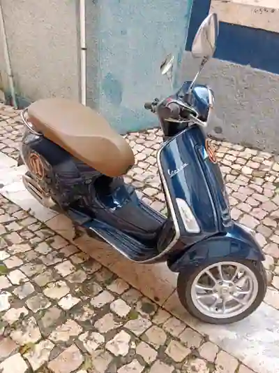 Vespa Primavera 150 ABS 2022 - 4200 EUR, 25067 km - AUTO.MOTO.pt - 25067km - foto 2 de 9