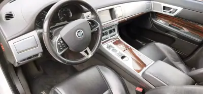 Jaguar XF 2013 - 26000 EUR, 220000 km - AUTO.MOTO.pt - 220000km - foto 6 de 11