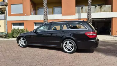 Mercedes-Benz E 220 2012 - 15480 EUR, 200000 km - AUTO.MOTO.pt - 200000km - foto 6 de 17