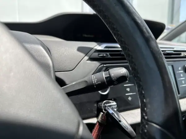 Citroën C4 Grand Picasso 2015 - 10990 EUR, 116000 km - AUTO.MOTO.pt - 116000km - foto 29 de 49