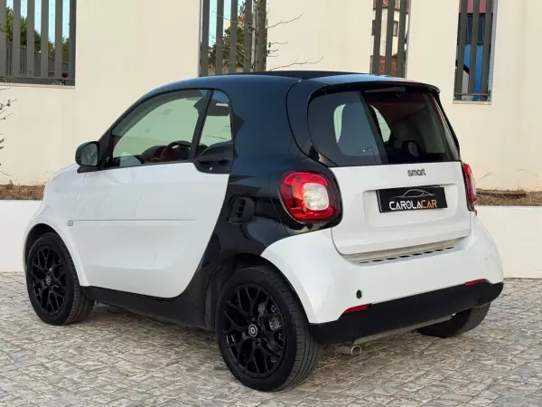 Smart ForTwo Coupé 2019 - 12750 EUR, 70000 km - AUTO.MOTO.pt - 70000km - foto 6 de 27