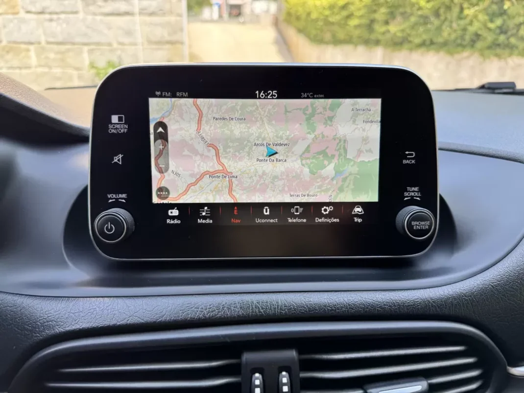 Fiat Tipo Station Wagon 2018 - 12900 EUR, 92385 km - AUTO.MOTO.pt - 92385km - foto 17 de 25